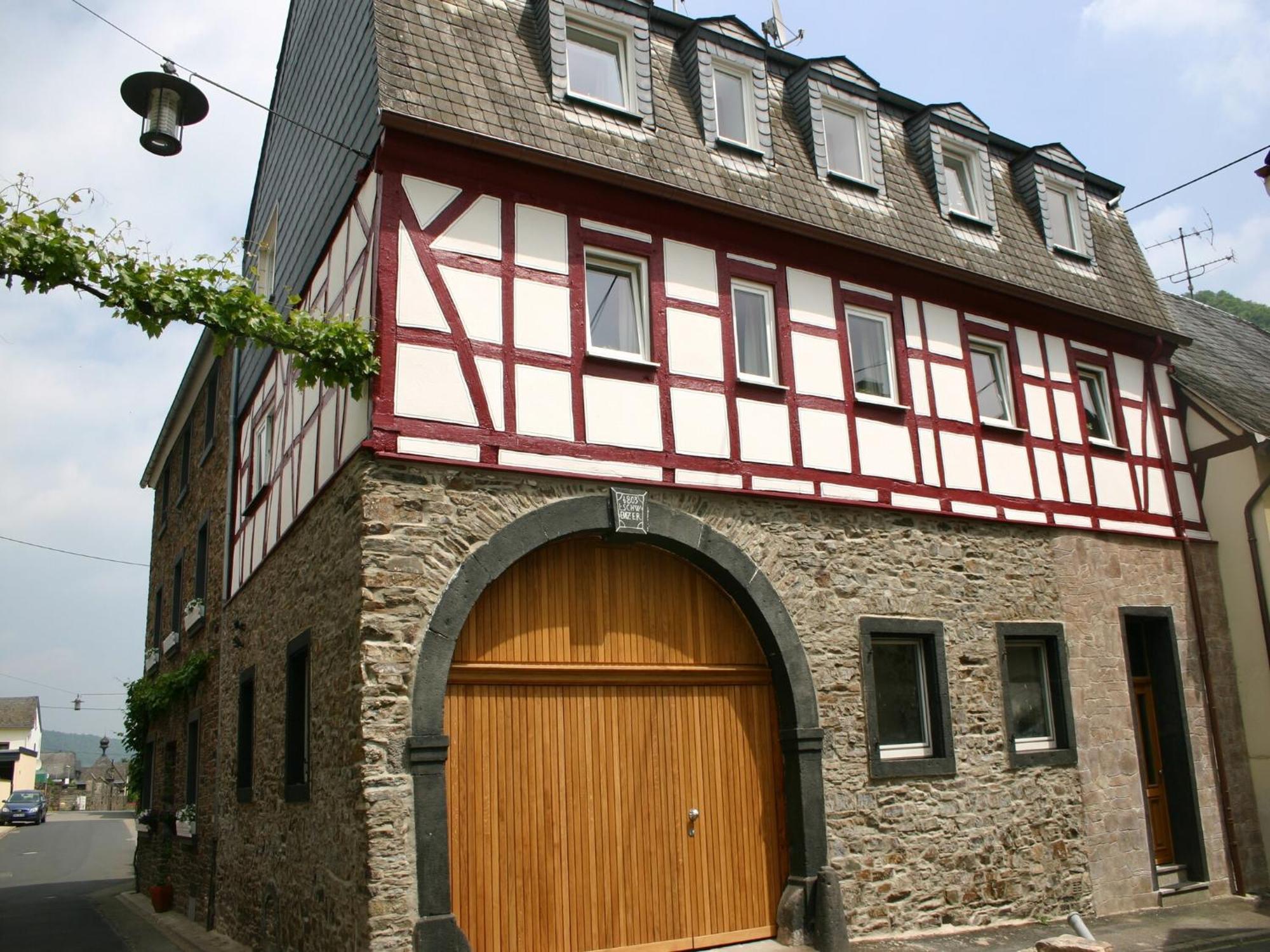 A Modern Holiday Home By The River Mosel Мозелкерн Екстериор снимка