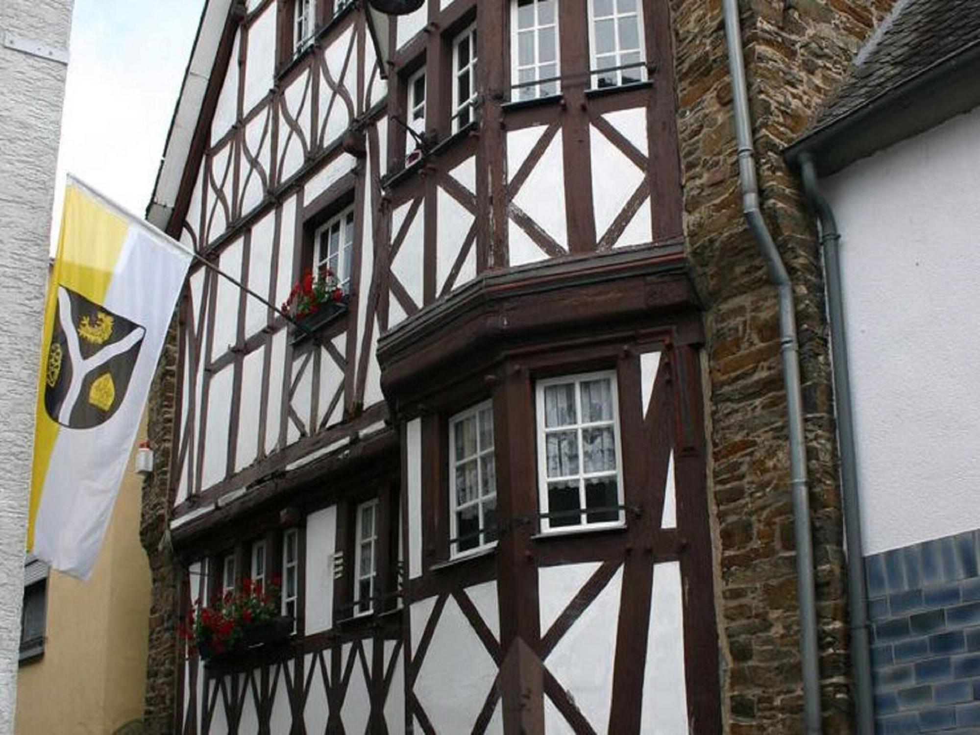 A Modern Holiday Home By The River Mosel Мозелкерн Екстериор снимка